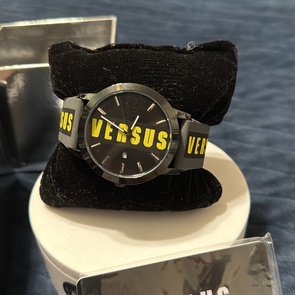 VERSUS VERSACE - Picture 3 of 3